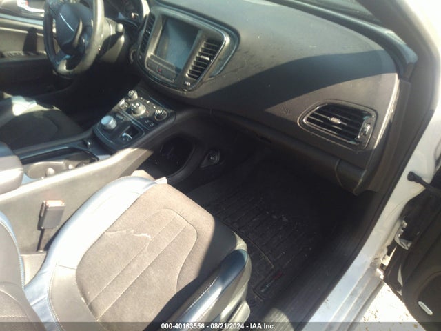 1C3CCCBG3FN581302 Chrysler 200 S