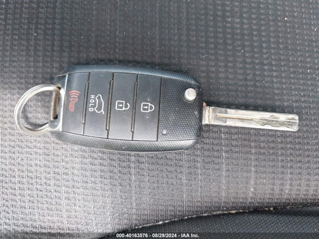 5XYKTCA60FG630317 KIA SORENTO LX
