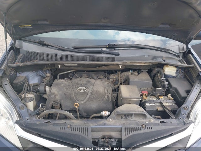 Toyota Sienna Le 8 Passenger 2018 5TDKZ3DC2JS910364 Image 10