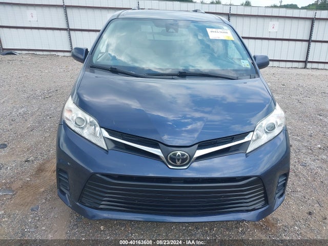 Toyota Sienna Le 8 Passenger 2018 5TDKZ3DC2JS910364 Image 13