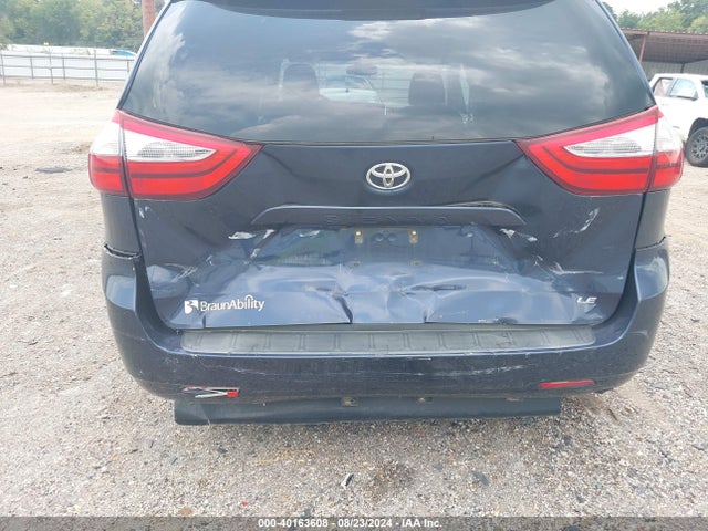 Toyota Sienna Le 8 Passenger 2018 5TDKZ3DC2JS910364 Image 12