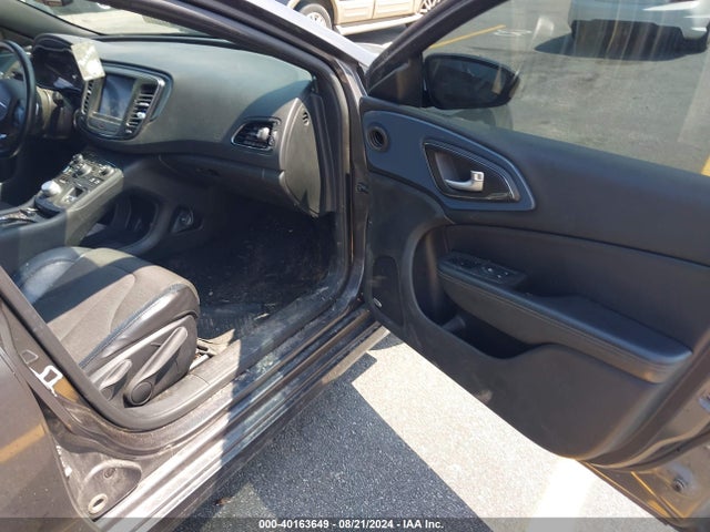 1C3CCCBB8FN511878 Chrysler 200 S