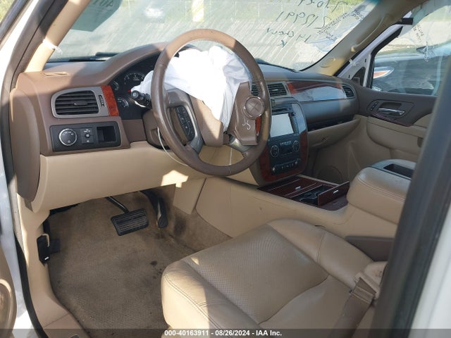 1GNSCCE0XER212991 Chevrolet Tahoe Ltz