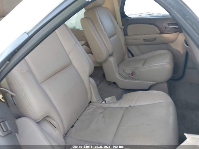 1GNSCCE0XER212991 Chevrolet Tahoe Ltz