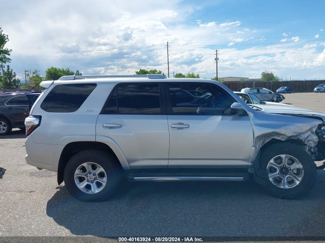 Toyota 4RUNNER SR5 2016 JTEZU5JR4G5120074 Image 13