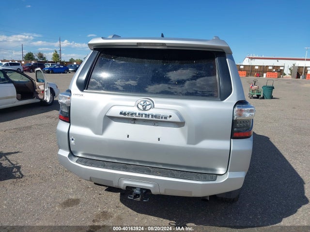 Toyota 4RUNNER SR5 2016 JTEZU5JR4G5120074 Image 16