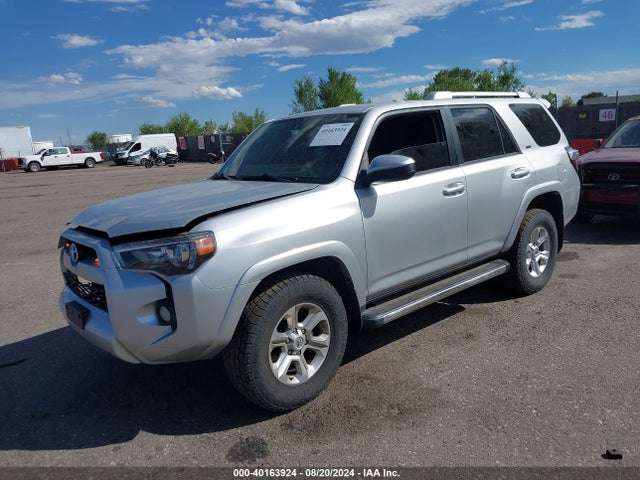 Toyota 4RUNNER SR5 2016 JTEZU5JR4G5120074 Image 2