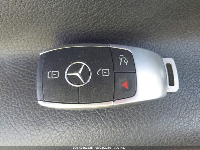 W1N4M4HB5LW039793 Mercedes-Benz Glb 250 4matic