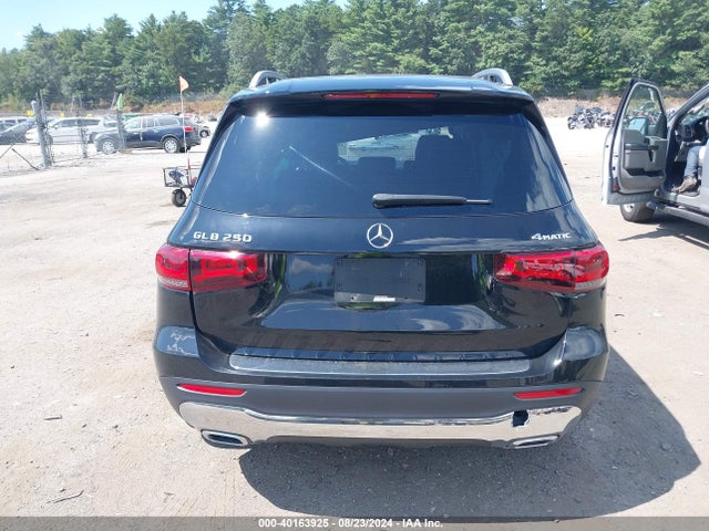 W1N4M4HB5LW039793 Mercedes-Benz Glb 250 4matic