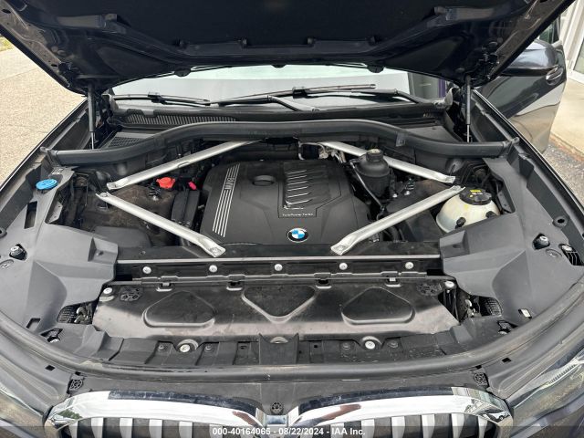 5UXCW2C57KL086857 BMW X7 Xdrive40i