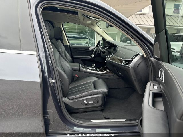 5UXCW2C57KL086857 BMW X7 Xdrive40i