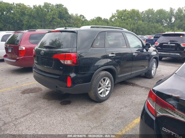 KIA Sorento Lx V6 2015 5XYKTDA71FG611399 Image 4