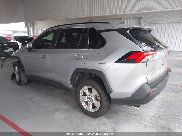 Toyota Rav4 Xle 2020 JTMW1RFV8LD522032 Image 3