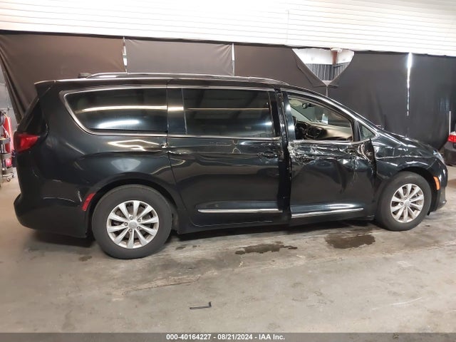 Chrysler Pacifica Touring L 2019 2C4RC1BG0KR532758 Image 13