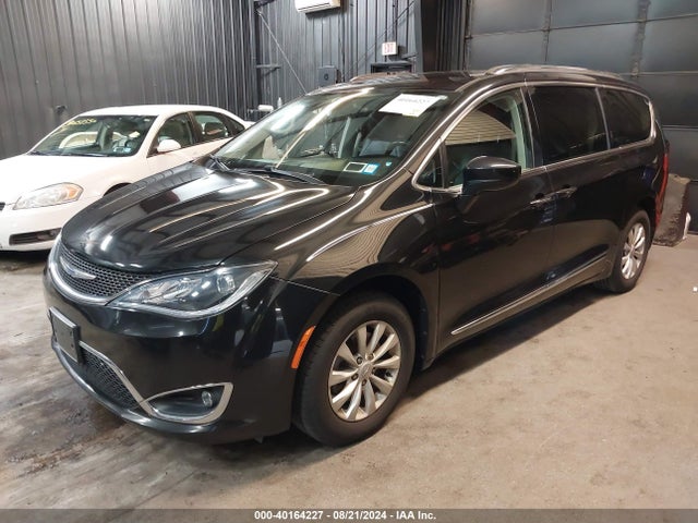 Chrysler Pacifica Touring L 2019 2C4RC1BG0KR532758 Image 2