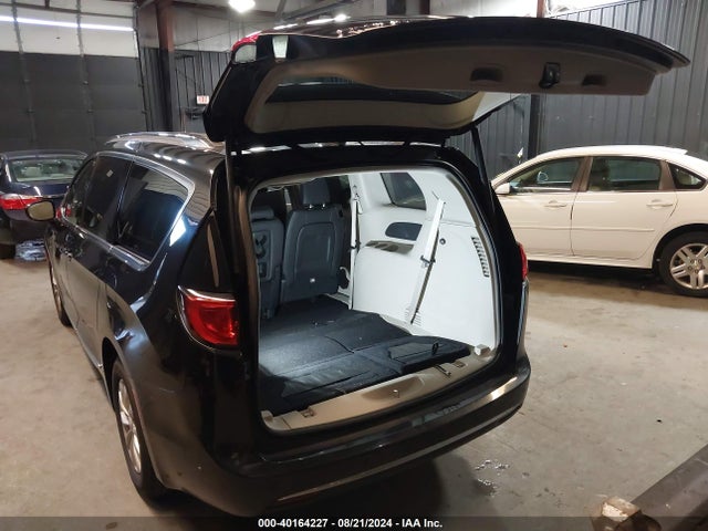 Chrysler Pacifica Touring L 2019 2C4RC1BG0KR532758 Image 3