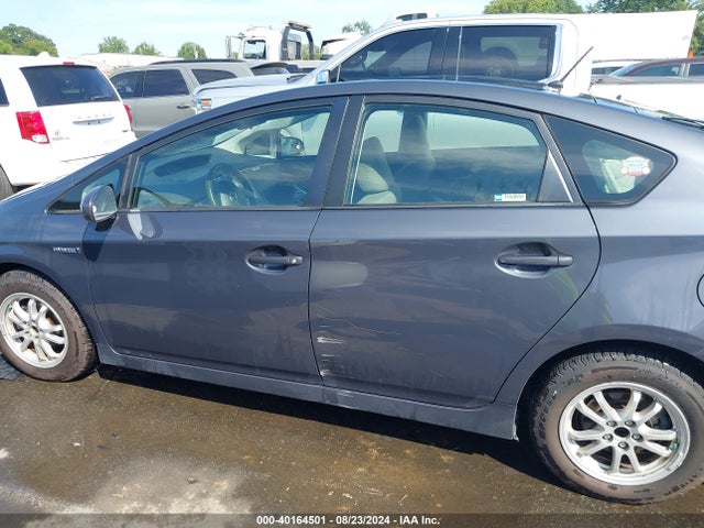 Toyota Prius Two 2014 JTDKN3DU9E0376146 Image 14