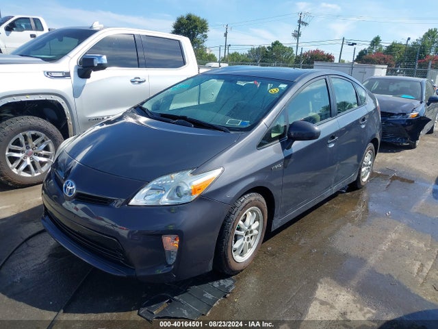 Toyota Prius Two 2014 JTDKN3DU9E0376146 Image 2