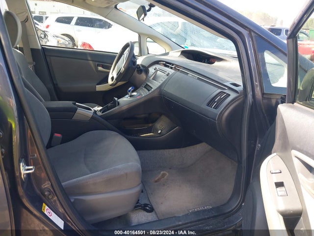 Toyota Prius Two 2014 JTDKN3DU9E0376146 Image 5