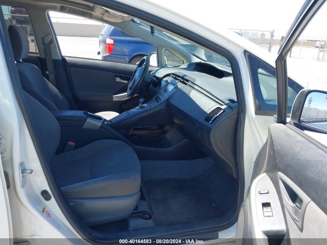 JTDKN3DUXE1757126 Toyota Prius Three