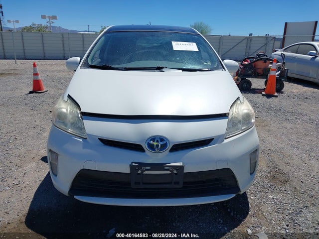 JTDKN3DUXE1757126 Toyota Prius Three