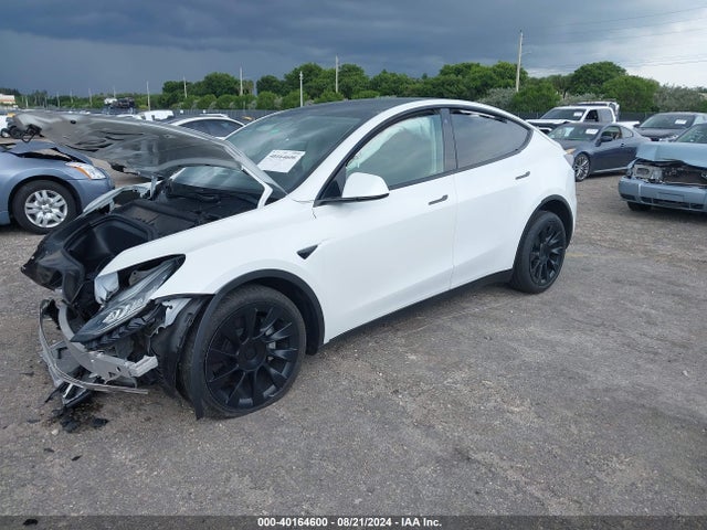 2021 TESLA MODEL Y 5YJYGDEE0MF260819 Photo 1
