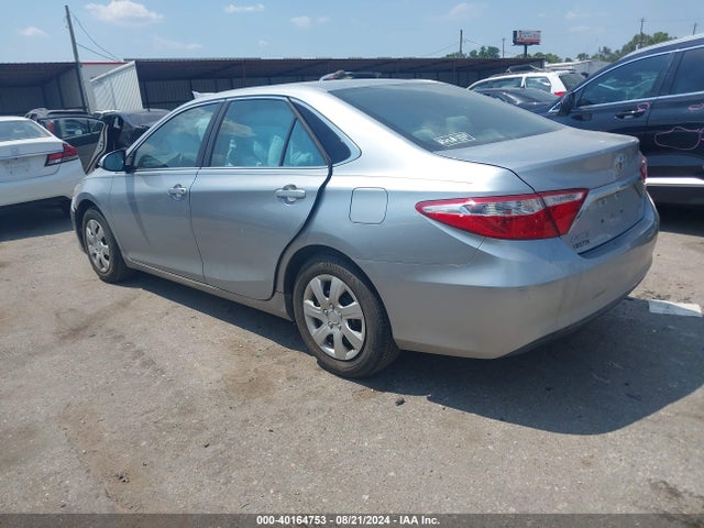 Toyota CAMRY LE 2015 4T4BF1FK7FR453704 Image 3
