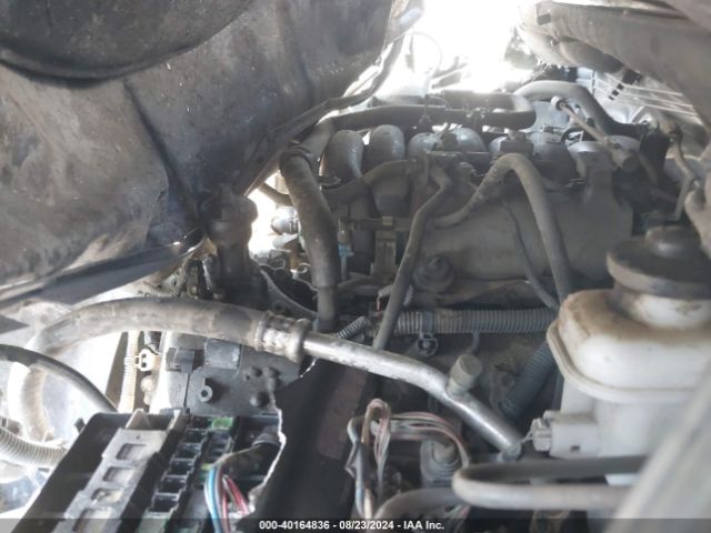 5TFUY5F17HX631404 Toyota Tundra Sr5 5.7l V8