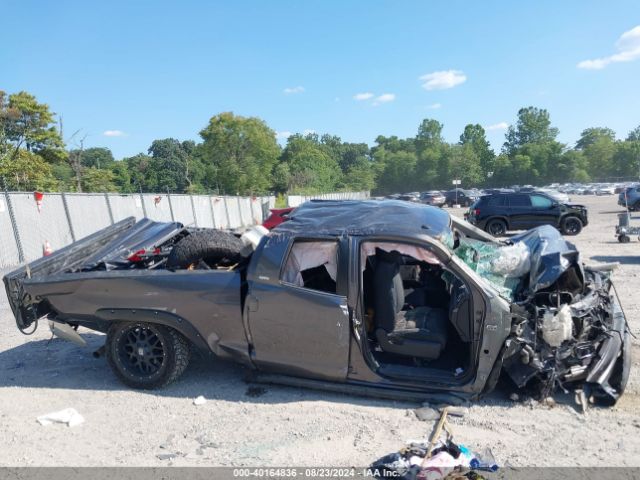 5TFUY5F17HX631404 Toyota Tundra Sr5 5.7l V8