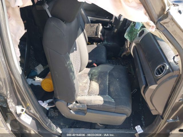 5TFUY5F17HX631404 Toyota Tundra Sr5 5.7l V8