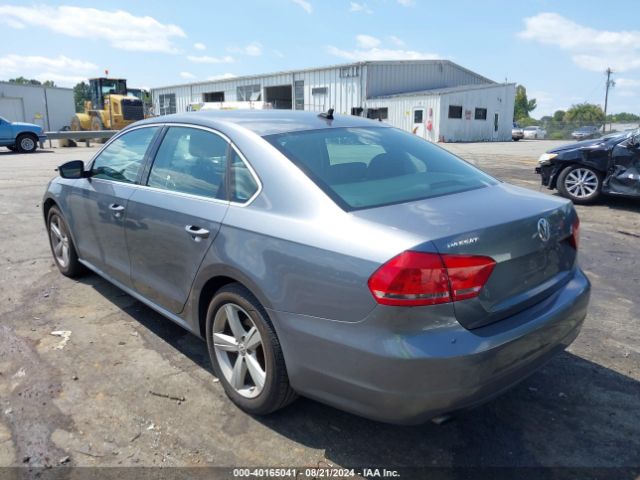 1VWAT7A35FC088982 Volkswagen Passat 1.8t Limited Edition