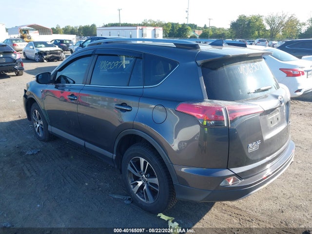 Toyota Rav4 Xle 2017 JTMRFREV8HJ131343 Image 3