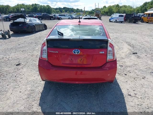 Toyota Prius Three 2014 JTDKN3DU2E1744323 Image 16