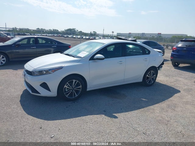 KIA Forte Lxs 2024 3KPF24AD0RE779689 Image 2