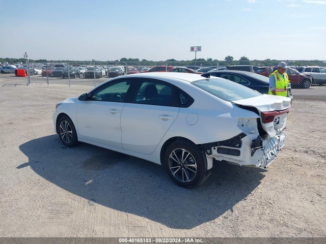 KIA Forte Lxs 2024 3KPF24AD0RE779689 Image 3