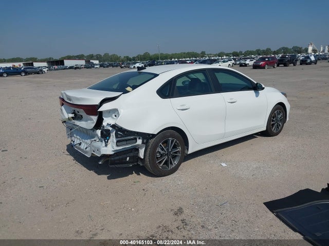 KIA Forte Lxs 2024 3KPF24AD0RE779689 Image 4