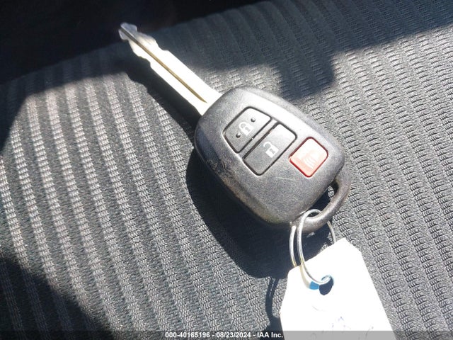 Toyota RAV4 LE 2016 2T3BFREV6GW520225 Image 11