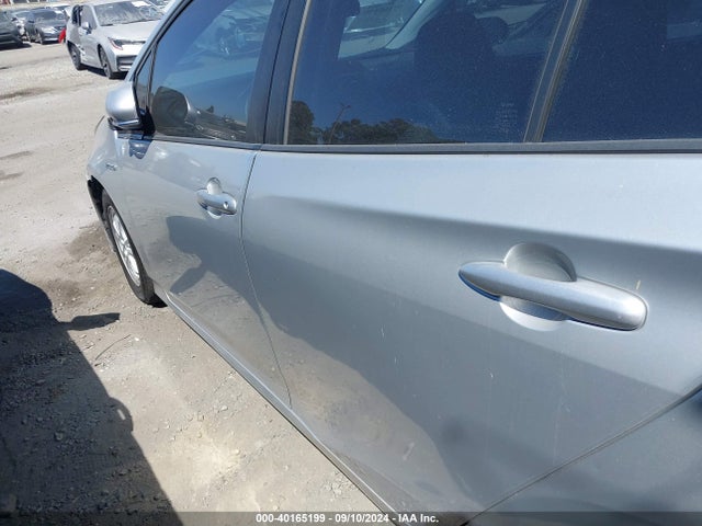 Toyota Prius Two Eco 2016 JTDKARFU3G3004993 Image 15