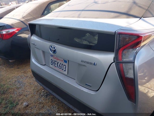 Toyota Prius Two Eco 2016 JTDKARFU3G3004993 Image 17