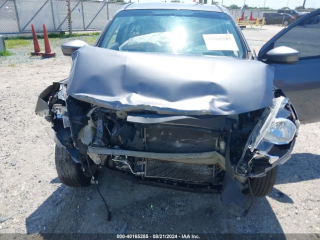 3N1CN7AP4HL810333 Nissan Versa 1.6 Sl