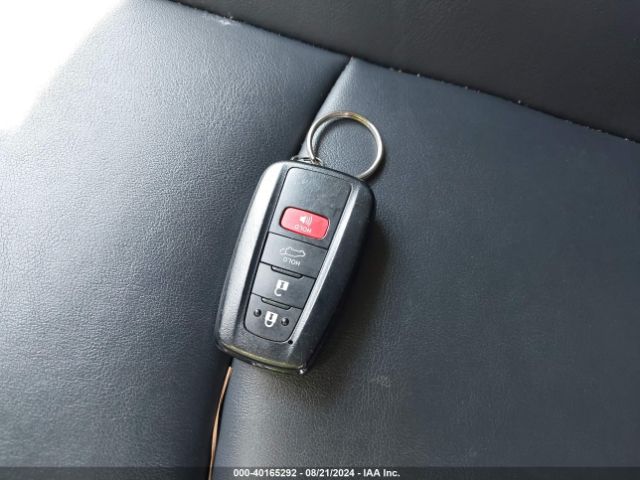 2T3C1RFV9KC008843 Toyota Rav4 Xle Premium
