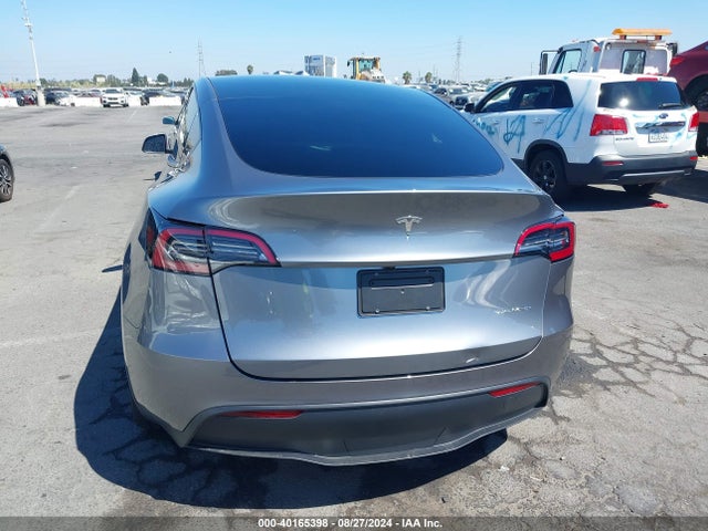 7SAYGAEE0RF124067 Tesla Model Y Long Range Dual Motor All-wheel Drive