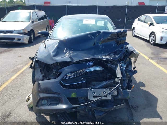 3FA6P0T9XGR230905 Ford FUSION SE