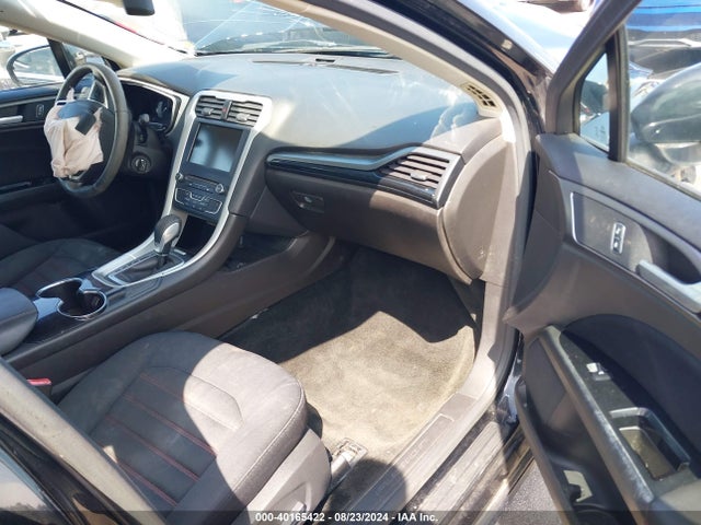 3FA6P0T9XGR230905 Ford FUSION SE