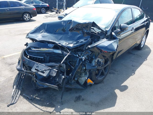 3FA6P0T9XGR230905 Ford FUSION SE