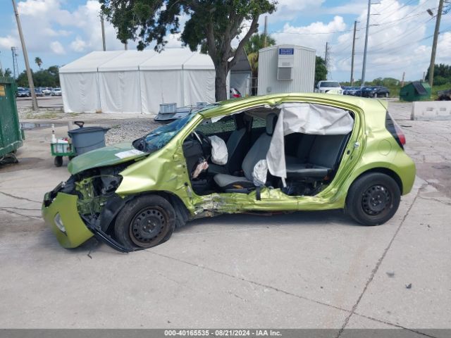 JTDKDTB30F1096768 Toyota Prius C One
