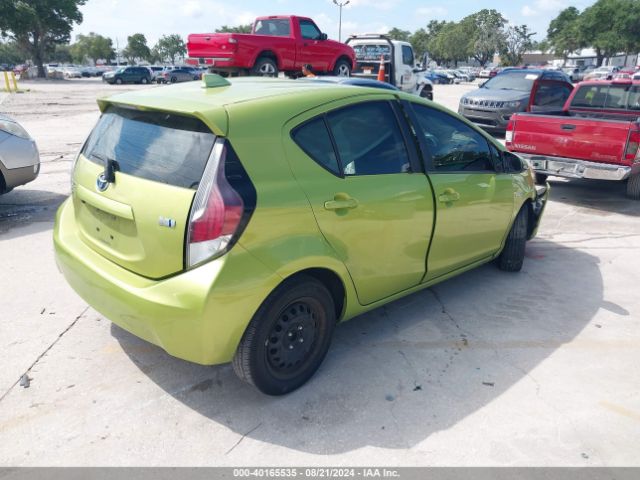 JTDKDTB30F1096768 Toyota Prius C One
