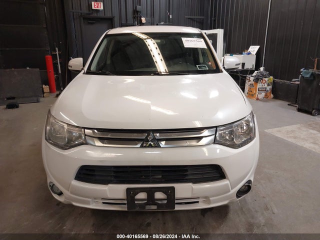 JA4AD3A38FZ000250 Mitsubishi Outlander Se