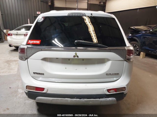 JA4AD3A38FZ000250 Mitsubishi Outlander Se