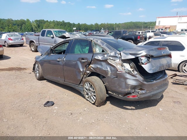 Ford FOCUS SE 2014 1FADP3F23EL425781 Image 3